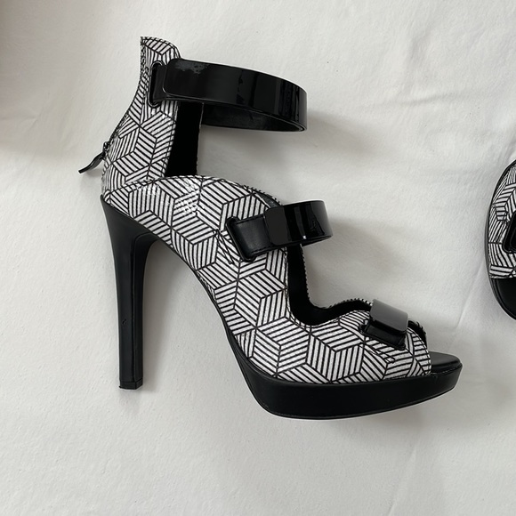 BCBG platform size 11 - Picture 3 of 6